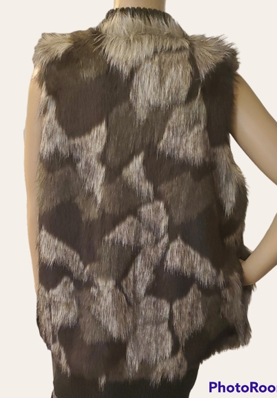 Jack by BB Dakota Faux Fur Sleeveless Vest 🎉 HOST PICK🎉 - Picture 3 of 8